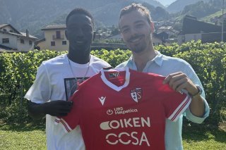 Papa Magueye Gaye et le directeur sportif du FC Sion Barthélémy Constantin